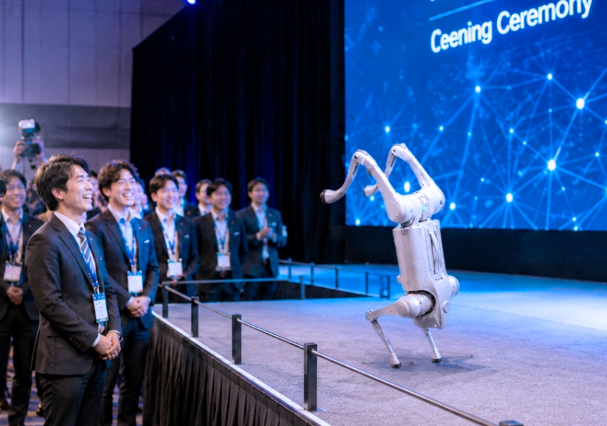 ロボットエンタメ活用シーン - 記念式典・発表会での開会演出